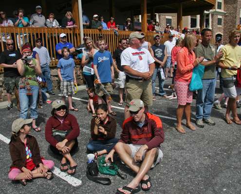 <p>
	With the proximity of Smith Mountain Lake to both Radford and Virginia Tech, it wasnât a surprise which teams the weigh-in crowed favored.</p>
