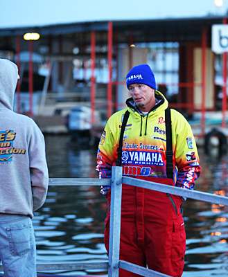 <p>
	Keith Combs has an early morning conversation waiting for the Day Three blastoff.</p>
