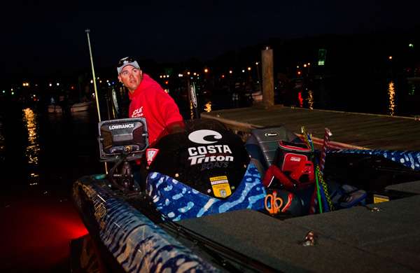 <p>
	Casey Ashley loads his boat into Lake Norman in North Carolina.</p>
