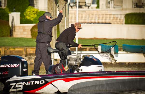 <p>
	He even took time out to help his co-angler land one in the boat. </p>
