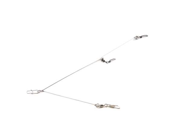 <p>
	<strong>Jim Duckworth 3-Lure Finesse Rig</strong></p>
<p>
	This 3-arm rig is made with light wire that's in a line for a different sort of multi-lure presentation. <a href=
