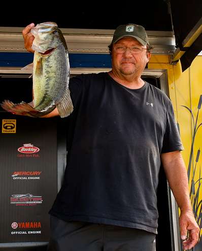 <p>
	Mike Williams, Co-Angler (18th, 7-8)</p>
