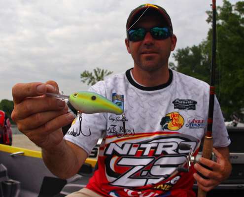 <p>
	The key bait for Scanlon all week was a chartreuse sexy shad Strike King 6XD crankbait. He used that to probe brushpiles that he had located on prior visits to Table Rock. He also mixed in a Strike King Series 5 crankbait when the water was shallower. Most of his best bites came when the 6XD deflected off cover. âThe brushpiles were all on or close to the main lake. It helped if they had a spawning pocket close.â</p>

