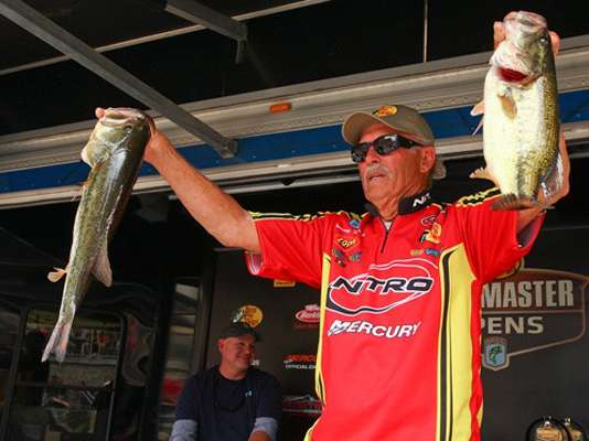 <p>
	Martin had a total of 43 pounds, 14 ounces for the three-day event. His crankbait pattern was not unique â many in the Top 12 tossed a square-bill â but he had the retrieve and location dialed in. âThe fish were all in 4 to 7 feet. The bait deflects off cover real well, and I was just trying to keep it bouncing off rocks and laydowns. I used Seeker Rods S-Glass crankbait rods with 20-pound Bass Pro XPS fluorocarbon to land all those fish.â</p>
