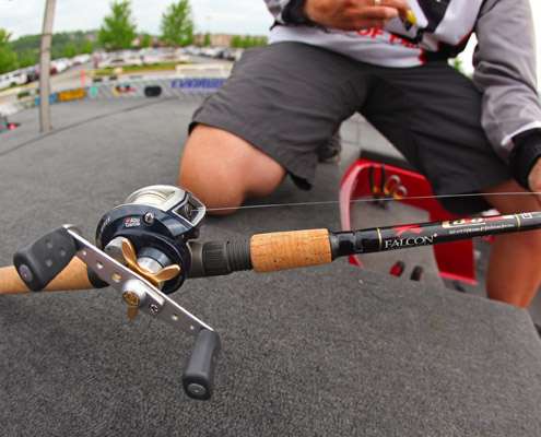 <p>
	He fished the square bills on a Revo STX 6.4:1 ratio reel and the Wiggle Wart on a Revo Winch 5.4:1 ratio reel. Both were tossed on the Falcon Cara CIC417, which is a 7-foot medium action glass cranking rod.</p>
