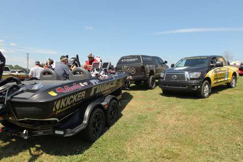 <p>
	Anglers wait to take the stage before the weigh-in on Day Four.</p>
