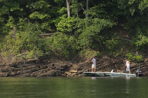 <p>
	Travis Manson was targeting a rocky wall on the main lake.</p>

