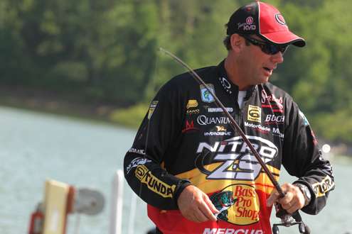 <p>
	Kevin VanDam wastes no time getting prepared for Day Three on Douglas Lake.</p>
