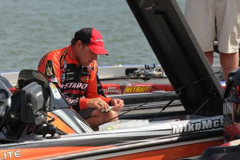 <p>
	Mike McClelland spends some time on the boat to prepare for Day Three.</p>
