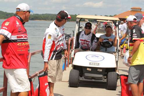 <p>
	Anglers were transported from boat to the weigh-in stage.</p>

