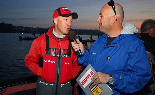 <p>
	Dave Mercer interviews current Toyota Tundra Bassmaster Angler of the Year leader Brent Chapman.</p>
