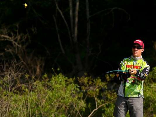 <p>
	Chapman begins to cover water with a crankbait.</p>
