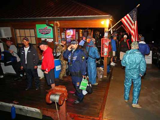 <p>
	Spectators fill the dock on Day Two of the Elite Series Douglas Lake Challenge.</p>
