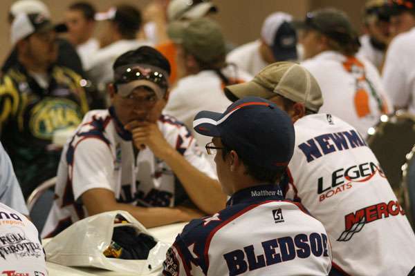 <p>
	The teams talk game plans at the dinner hosted by the City of Wagoner. </p>

