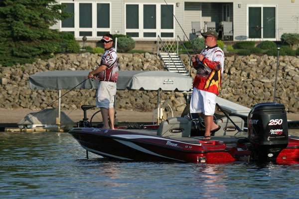 <p>
	Ryan Dunn and Gage Elder hold down fourth place on the final day for Southern Illinois University. </p>
