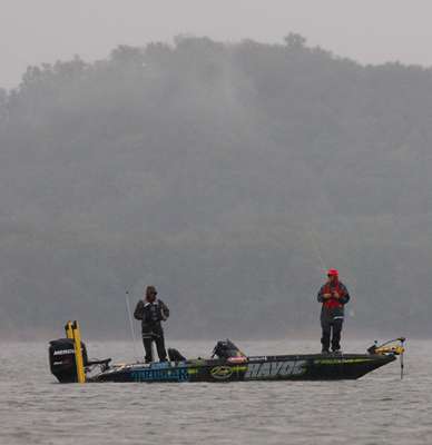 <p>
	Skeet Reese hits a shallow flat off the mid lake on the morning of Day Two.  </p>
