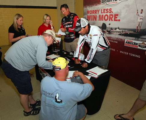 <p> 	The BoatUS booth was busy during the Bass Pro Shops Northern Open #1 registration on Wednesday.</p> 