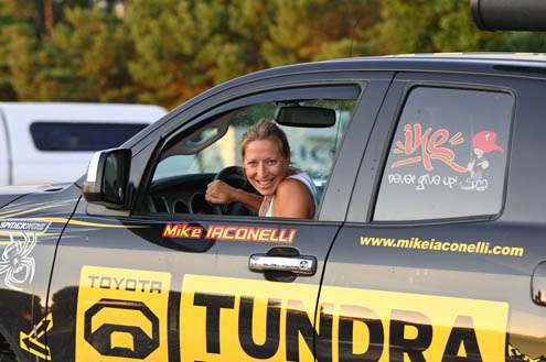 <p>
Becky Iaconelli (wife of Mike Iaconelli) is another pro when it comes to backing a boat down the ramp in a crowd of other Elite anglers.</p>