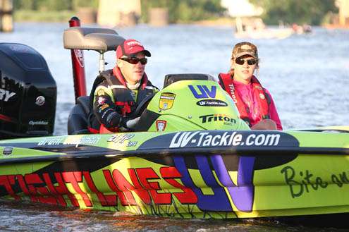 <p>
	Reclaiming his AOY lead, Brent Chapman goes through boat check determined and focused.</p>
