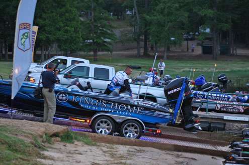 <p> 	Current Toyota Tundra Bassmaster Angler of the Year points leader Randy Howell backs his boat into the water.</p> 