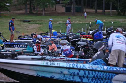 <p> 	Anglers cover the cove and wait for their Marshals.</p> 