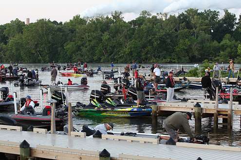 <p>
	Anglers troll their boats awaiting their Day Two launch order.</p>
