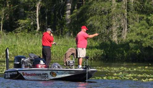 <p>
	Woo Daves and Co Angler Evan Williams target pockets in the pads today.</p>
