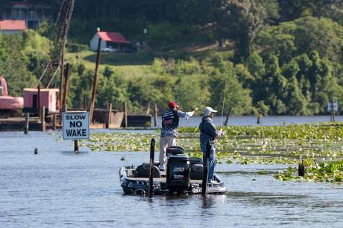 <p>
	Pro Charlie Hartley and Co Angler Louis Britos flip the pads</p>
