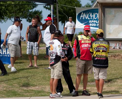 <p>
	Anglers discuss their experiences with Day 2.</p>
