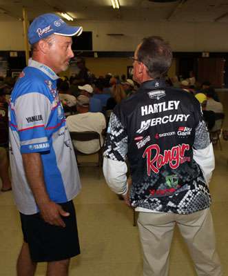 <p> 	Elite Series angler Charlie Hartley is deep in conversation before the meeting today.</p> 