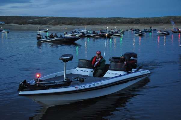 <p>
	Jeff Jones of Colorado and Mike Dominick of Montana lead the way as the launch gets rolling.</p>
