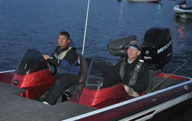 <p>
	Johnny Johnson of New Mexico and Chad Phillips of Colorado lead the second flight.</p>
