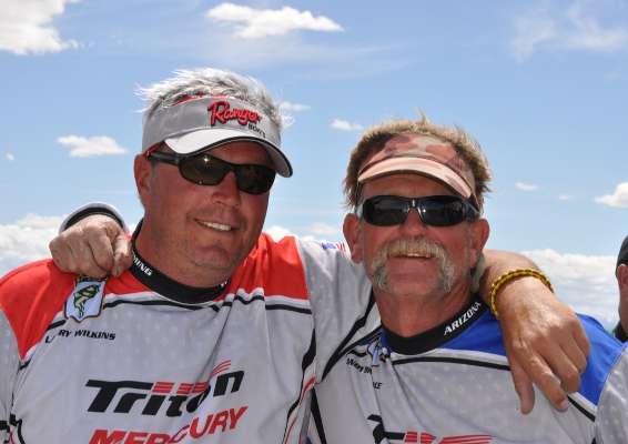 <p>
	Wyomingâs Larry Wilkins and Arizonaâs Andy Bravence showed off their wig caps.</p>
