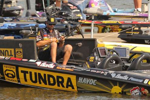 <p>
	Mike Iaconelli prepares for Day Three of the Toledo Bend Battle.</p>
