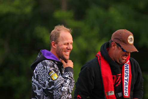 <p>
	Aaron Martens, who sits in fourth with 31-2, and Mark Zona are all smiles on Day Three.</p>

