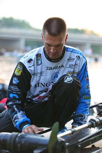 <p>
	 </p>
<p>
	Randy Howell is adjusting his equipment while he looks to move up from 10th place with 43-1.</p>
