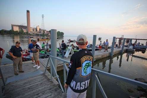 <p>
	Tournament Director Trip Weldon heads down the pier to oversee the take-off.</p>
