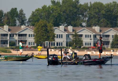 <p>
	Several Elite Series anglers were sharing water early on Day One of the Green Bay Challenge.</p>
