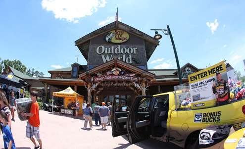 <p>
	The Day Three weigh-in was held at the Ashlan Bass Pro Shops. </p>
