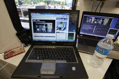 <p>
	The live feed control center!</p>
