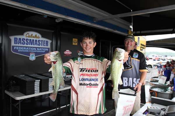 <p>
	You can see the excitement of Chris Chandlerâs (Louisiana) face. He won the 11-15 age group youth competition.</p>
