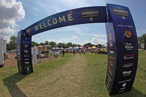 <p>
	This is the main entrance to the weigh-in, where fans enjoy sponsor tents and much more.</p>
