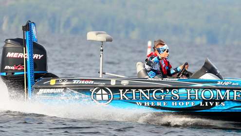 <p>
	Randy Howell gives thumbs up to the camera as his makes a move north on Toledo Bend.</p>
