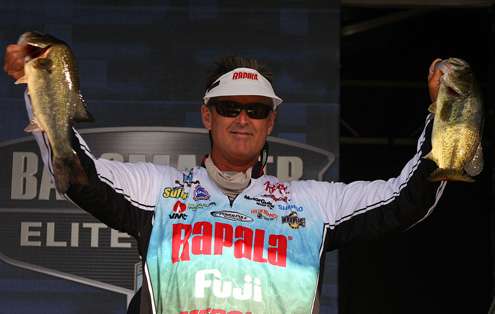 <p>
	Bernie Schultz (15th, 14-10)</p>
