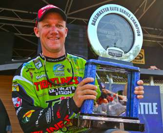 <p>
	Brent Chapman brings home the trophy for the Toledo Bend Battle in Many, Louisiana. </p>
