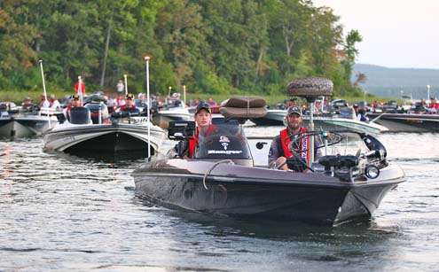 <p>
	Anglers in the Bassmaster Carhartt College Series National Championship go through the check-out process.</p>
