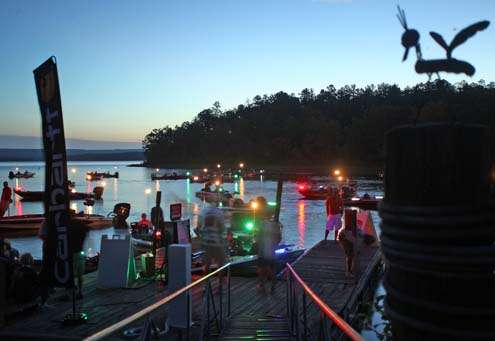 <p>
	Anglers in the Bassmaster Carhartt College Series National Championship gather around the take off early Thursday.</p>
