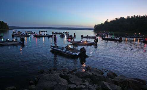 <p>
	Collegiate anglers wait for the sun to break at the Bassmaster Carhartt College Series National Championship.</p>
