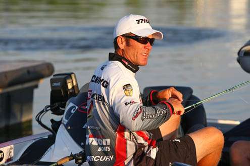 <p>
	Stephen Browning ties on his lures of choice as he sits in 10th place with a three-day total of 42-15.</p>
