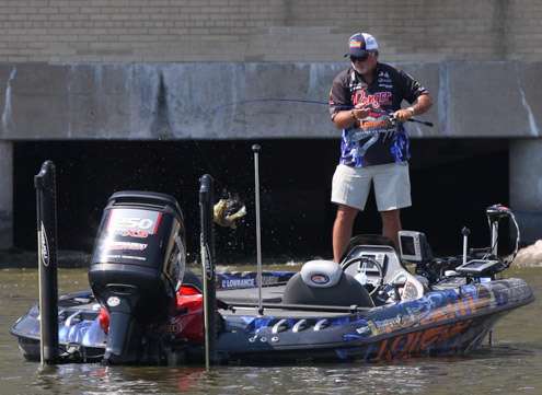 <p>
	Biffle swings one into the boat.</p>
